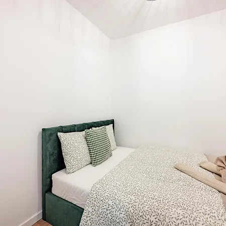 Legnicka Apartment *